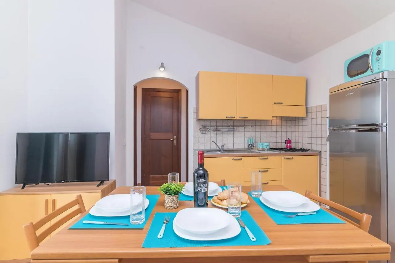 Nicole House With Stunning View And Pool - Happy Rentals Badesi Apartman